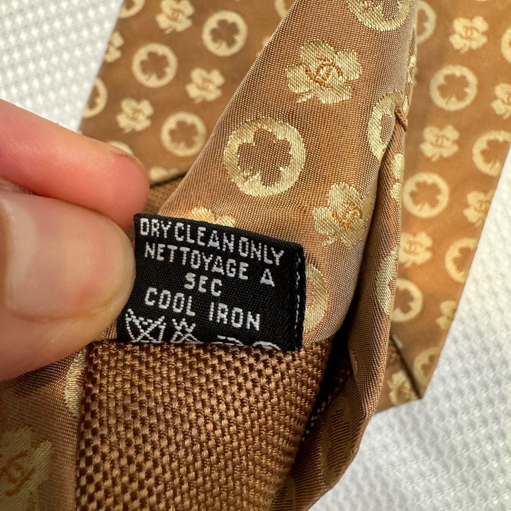 Authentic CHANEL men’s silk necktie - Picture 6 of 9